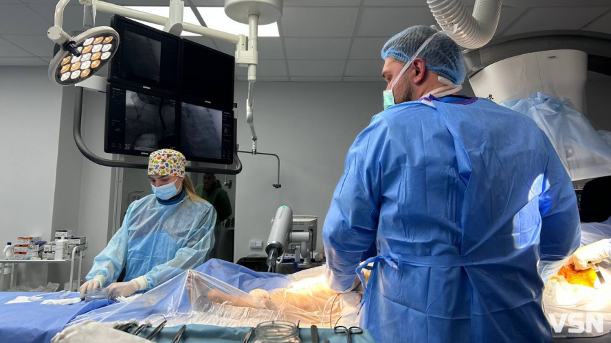 На Волині хірурги вперше провели операцію на серці без розрізу