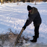 У Луцьку від зимової задухи рятують рибу