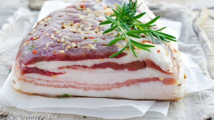 Простий рецепт, перевірений роками: як засолити сало, щоб було смачним