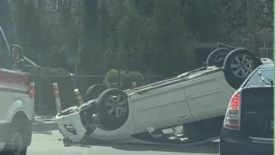 На вулиці Ветеранів у Луцьку - ДТП: автівка перекинулася на дах