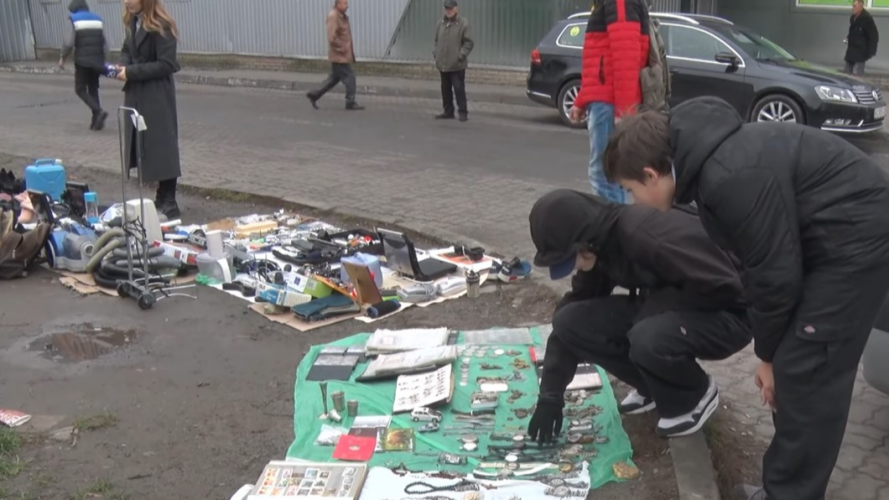 Що можна купити на барахолці у Луцьку
