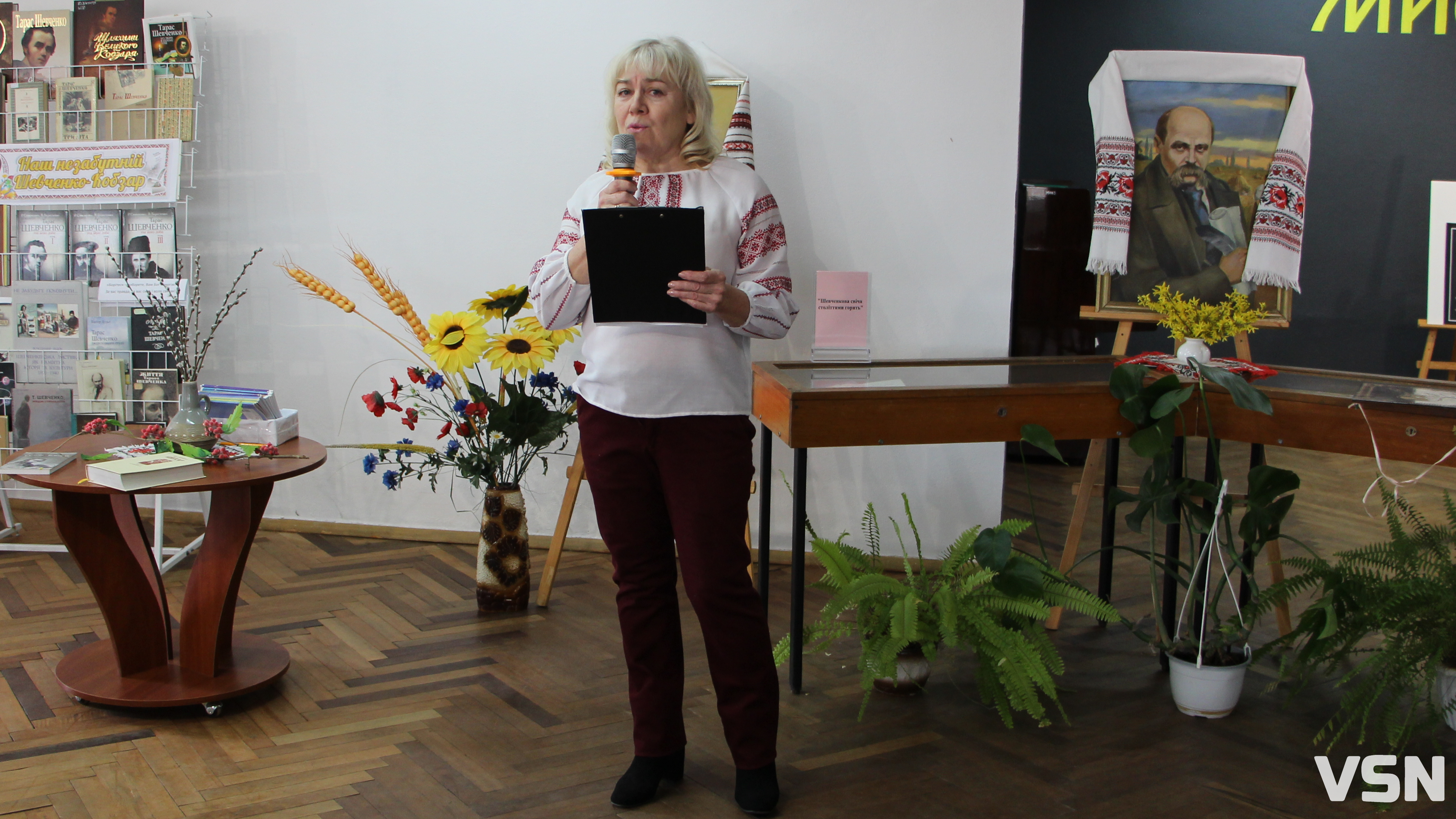 Бібліотекар — це такий собі маленький «Google»: Оксана Ковальчук з Луцька про свою роботу