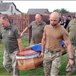 Герой помер від тяжких поранень на війні: на Волині попрощалися із Захисником Валентином Вавелюком