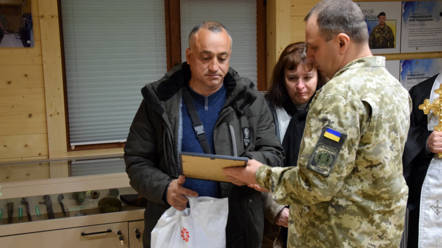 Погони загиблого прикордонника з Волині Олександра Новосада вручили його батькам
