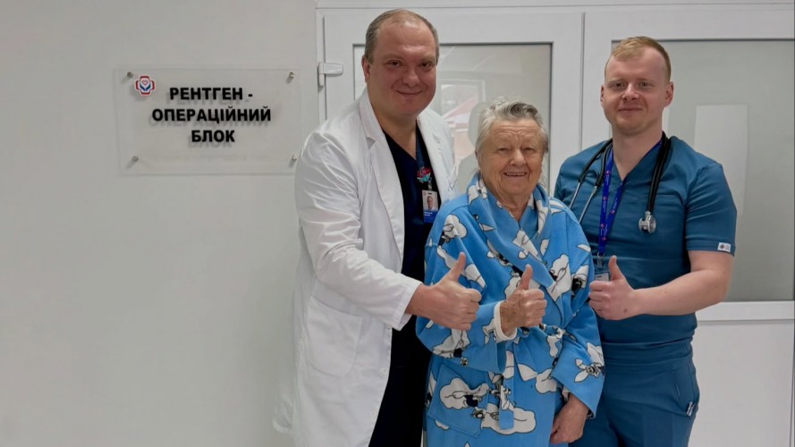 Лічені хвилини між життям і смертю: на Волині медики врятували 84-річну пацієнтку з інфарктом