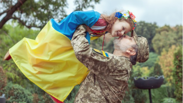 День батька в Україні 2024 року: дата, історія та традиції святкування