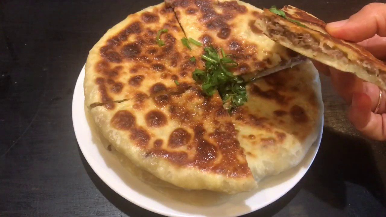 Ліниві коржики з м’ясом за 30 хв – соковитіші за біляші та без олії