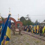 Переніс 15 операцій, але серце не витримало: на Волині попрощались з Героєм Олександром Бебесом