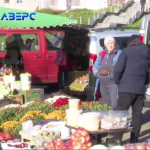 Хто по яблука, хто по картоплю: які ціни на фермерському ринку у Луцьку