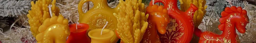 На Волині подружжя розвиває бджільництво та створює різдвяні свічки з воску