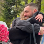 Зворушлива зустріч у Луцьку: військовий зробив сюрприз доньці біля школи (відео)