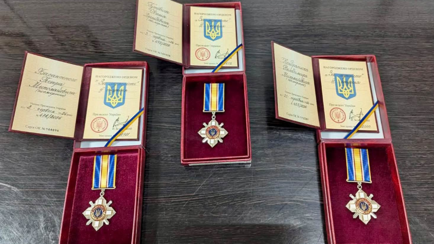 Ордени замість синів і коханих: на Волині вшанували трьох полеглих захисників