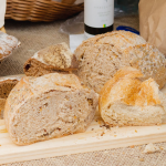 Як зробити добриво з черствого хліба і підвищити врожай