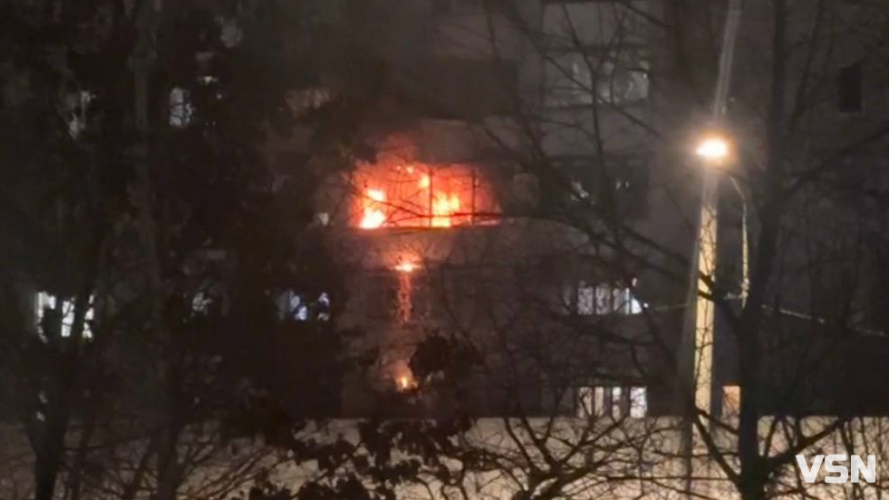 У Луцьку горіла квартира в багатоповерхівці: евакуювали 5 людей. Оновлено