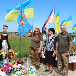 На Волині на могилі загиблого Героя Павла Бурця встановили Прапор Повітряних Сил ЗСУ
