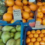 Скільки коштують фрукти та перші ягоди на ринку у Луцьку?