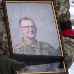 Повернувся додому «на щиті»: волиняни провели на вічний спочинок полеглого капітана Олександра Євтушка