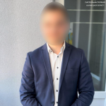 Справив нужду на вулиці серед перехожих: у Луцьку патрульні затримали нетверезого хулігана