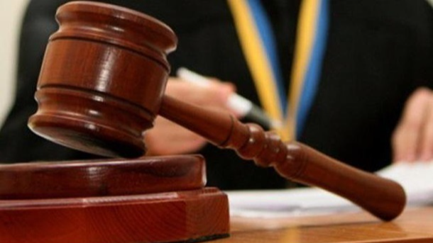 У Луцьку судили чоловіка, бо фіктивно влаштувався викладачем і ділився зарплатою