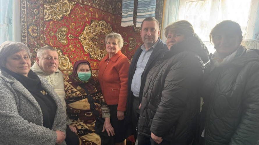 У громаді на Волині із 90-річчям привітали довгожительку