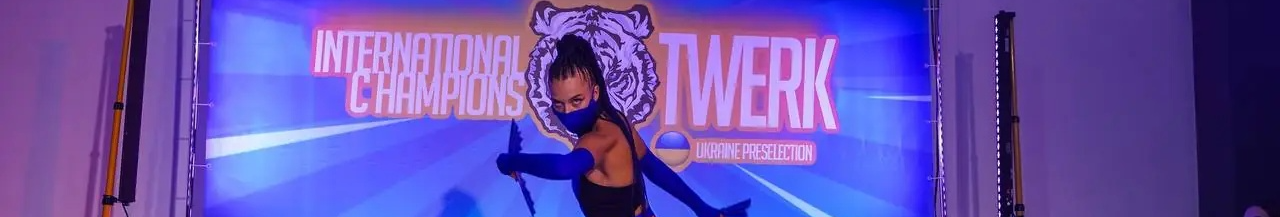 «Я вчу жінок любити себе»: історія тренерки з Волині, яка змінює життя танцями. Фото