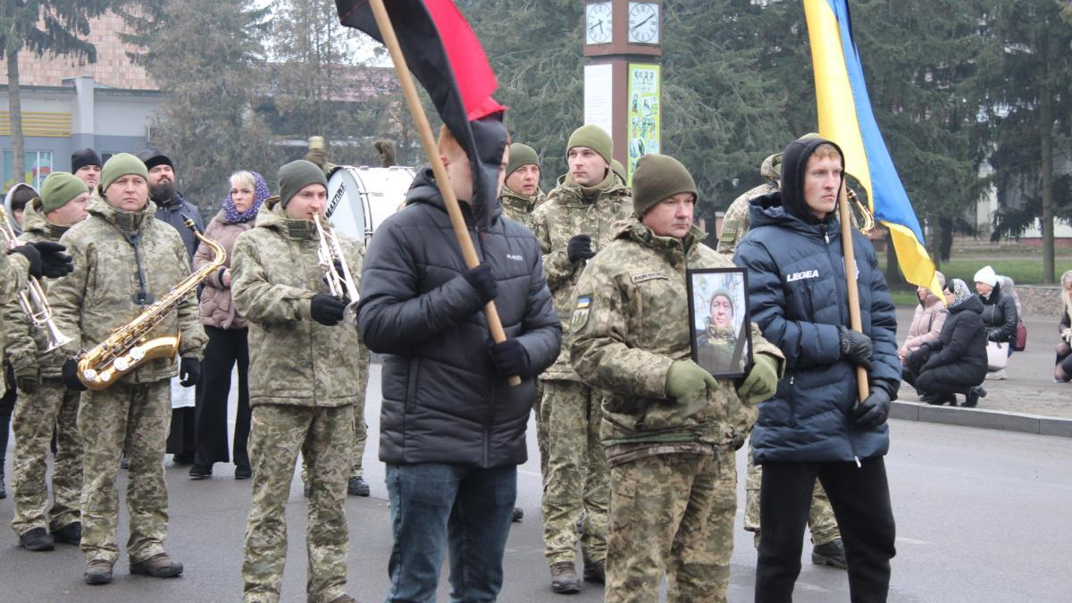 Після довгої дороги на вічний спочинок: на Волині поховали Валерія Грибчука, який понад рік вважався зниклим безвісти