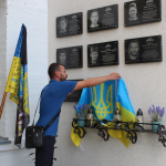 В місті на Волині брат Героя Валерія Грибчука відкрив дошку пам’яті загиблого воїна
