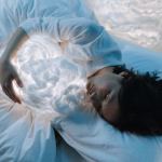 Засинаєте годинами? Цей метод допоможе швидше, ніж ви думаєте