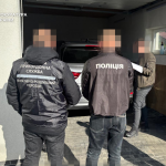 Трьом волинянам повідомлено про підозру у схемі «багатодітного батька» за 2500 доларів