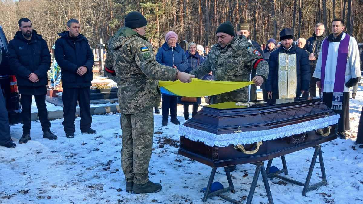 Загинув у бою на Сумщині: волиняни попрощались з Героєм Валентином Карпюком