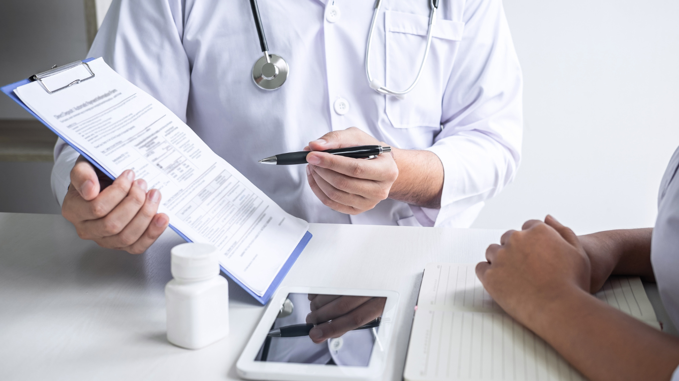 Українцям дадуть по 2 тисячі гривень на медичний чекап: хто зможе отримати виплату та що увійде в обстеження