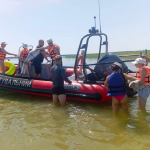 Запливли на острів і не змогли повернутися: на Світязі врятували шістьох відпочивальників