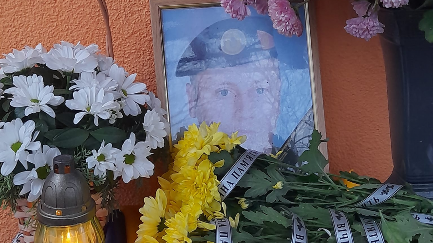 На Волині відкрили пам'ятну дошку загиблому на війні Павлу Синов'яту