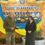 Героїчно загинув під час бойового завдання: дружині Героя з Волині вручили його посмертну нагороду