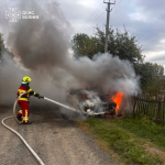 На Волині горів автомобіль: травмувався водій