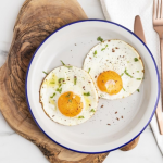 Дев'ять корисних варіантів: чим можна легко замінити яйця на сніданок