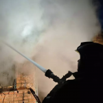 Розігрівали замерзлі труби: у підвалі луцької дев’ятиповерхівки сталася пожежа