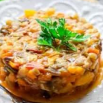 Баклажанна ікра на сковороді: 4 смачні рецепти легкої літньої закуски