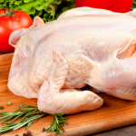 Не все в курці корисне: які частини м’яса краще не їсти