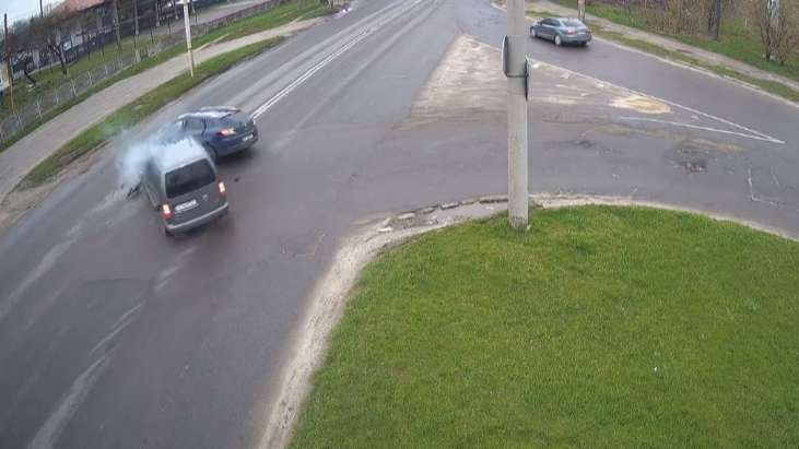 Намагався проскочити: у Луцьку зіткнулися дві автівки