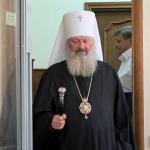Вже не «Мерседес», а «Тесла»: митрополит Павло Лебідь побідкався через електронний браслет