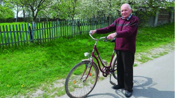 На Волині пенсіонер за 20 років наїздив велосипедом 140 тисяч кілометрів
