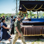 «На щиті» повернувся додому: на Волині поховали прикордонника Валентина Пірожика