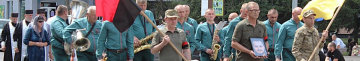 На кладовищі розділили весільний хліб: у громаді на Волині прощалися з молодим Героєм, який загинув на фронті