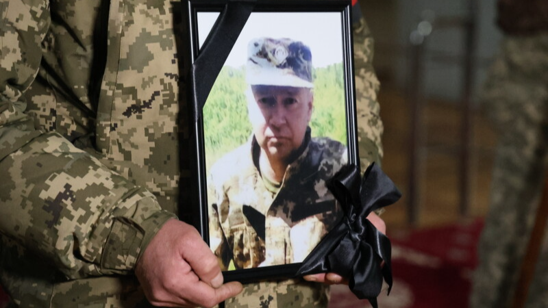 У Луцьку попрощалися з військовослужбовцем Сергієм Ткачем