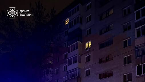  У Луцьку врятували на пожежі чоловіка, його госпіталізували з опіками та отруєнням