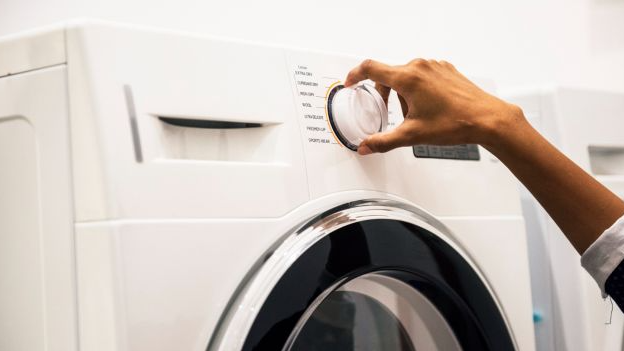 Побережіть свої речі - які режими прання не приносять жодної користі