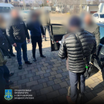 8 тисяч доларів за «відмазку» від армії: на Волині затримали посередника