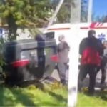 Медики надавали допомогу трьом людям: на Волині внаслідок аварії автівка перекинулась на дах