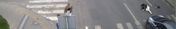 У Луцьку на пішохідному переході автівка збила жінку: з'явилося відео аварії
